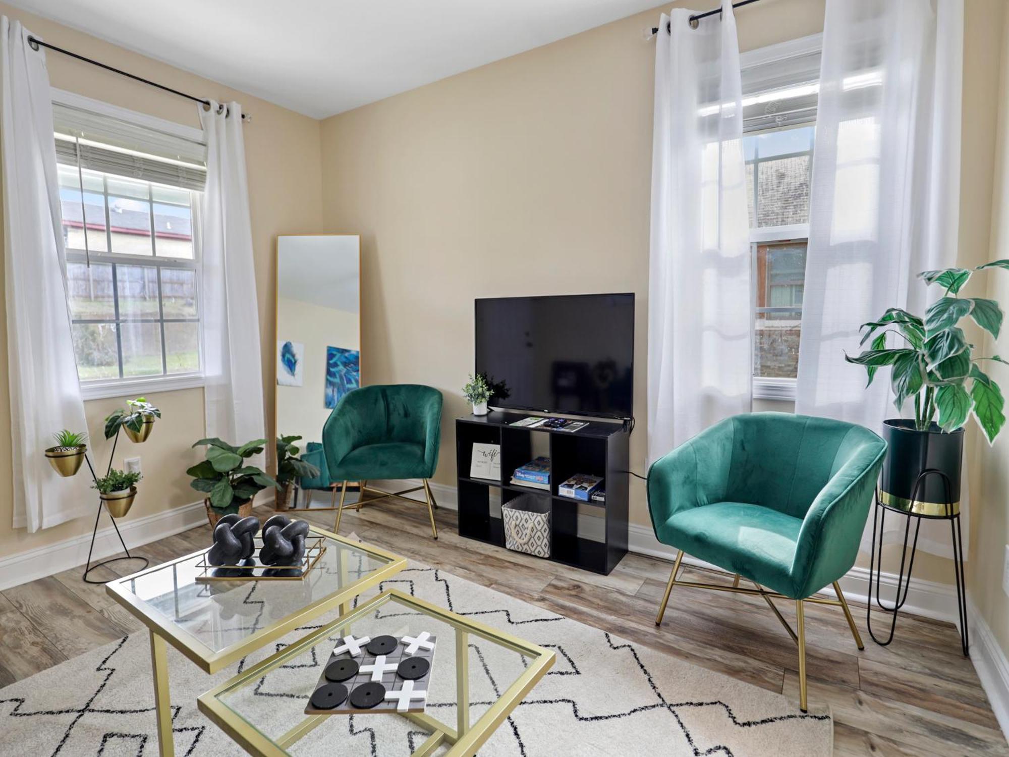 Cozy For Two * Memphis
